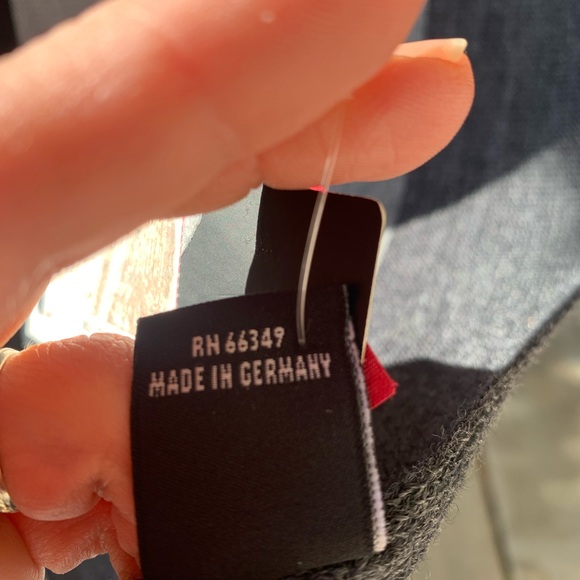 NWT FRAAS 100% wool scarf 63X10 inches - Picture 4 of 9